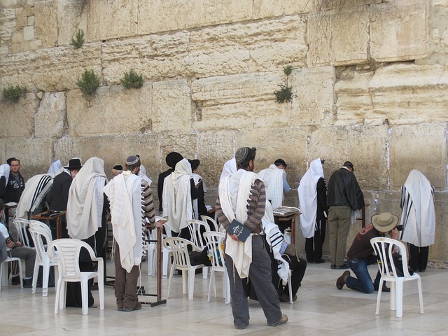 פרשת תרומה – מדוע אלוקים צריך בית?