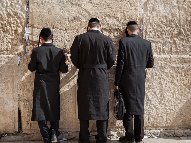 דרשה לפרשת עקב – ענין התפילה: מדוע אנו מתפללים כל כך הרבה?